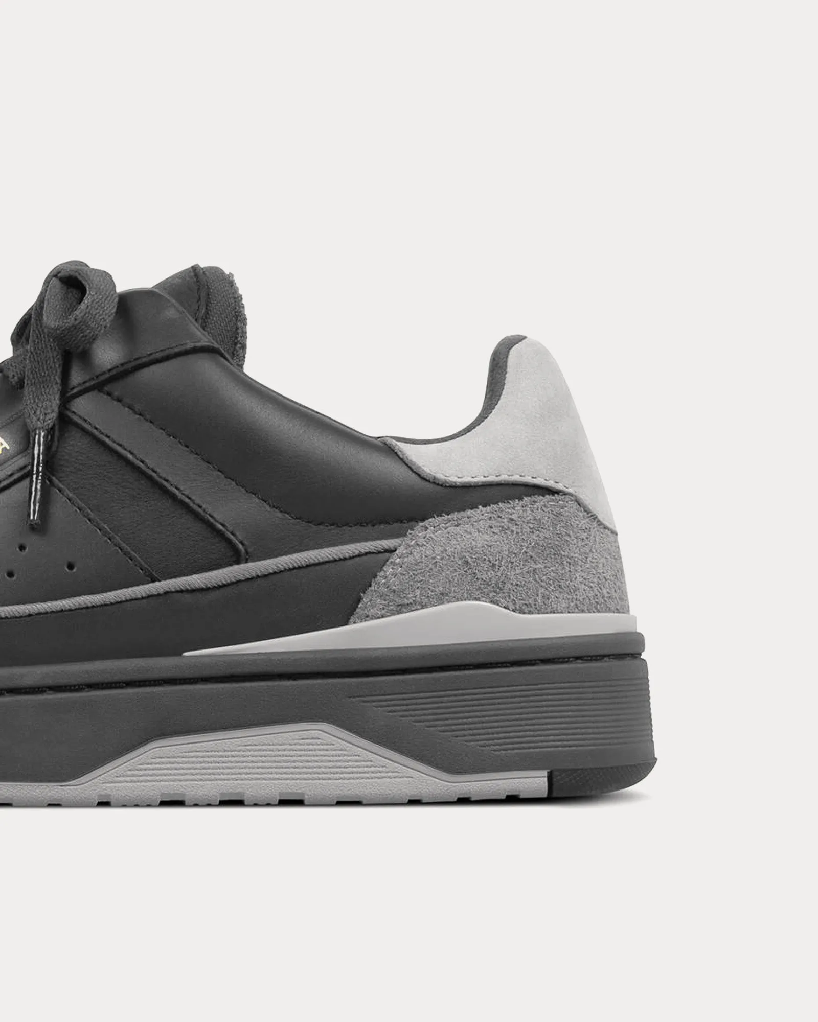 Clay Leather Black / Grey Low Top Sneakers