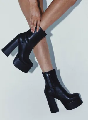 Garvie Platform Boots Black