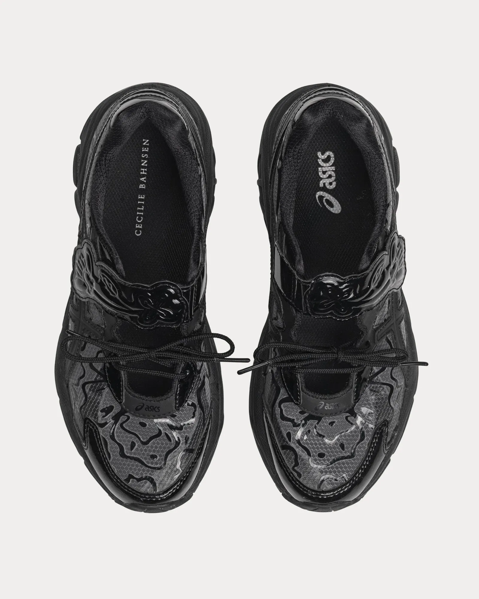 GT-2160 Black Low Top Sneakers