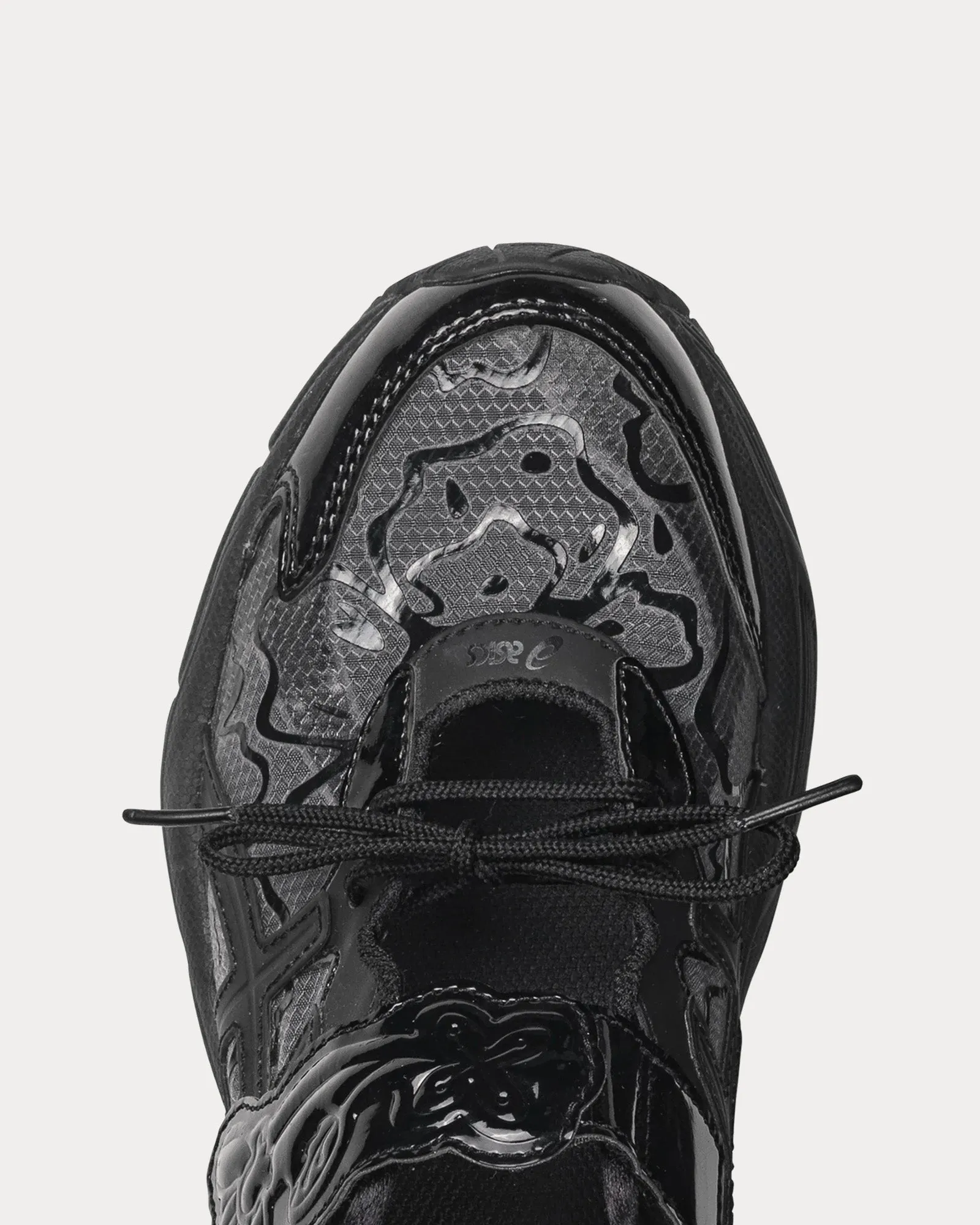 GT-2160 Black Low Top Sneakers
