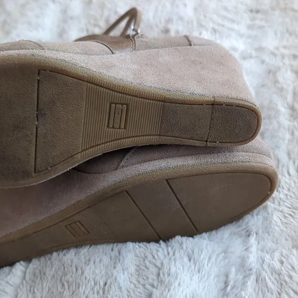 Toms Size 9 Suede Wedge Ankle Booties Womens Desert Tan Brown Shoes Leather