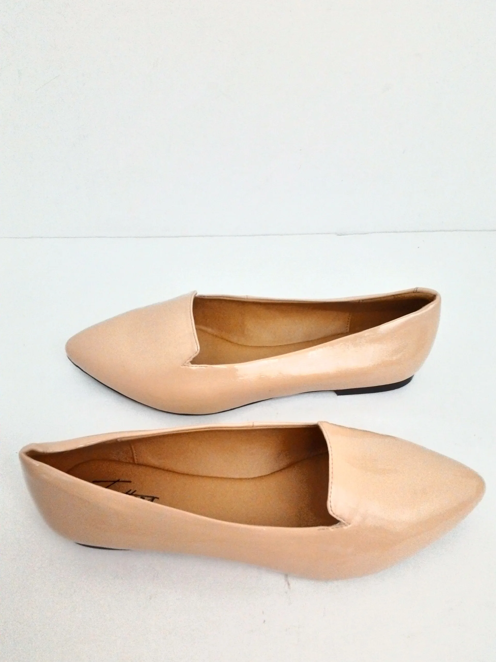 Trotters Women's Nude Flats Size 9 W