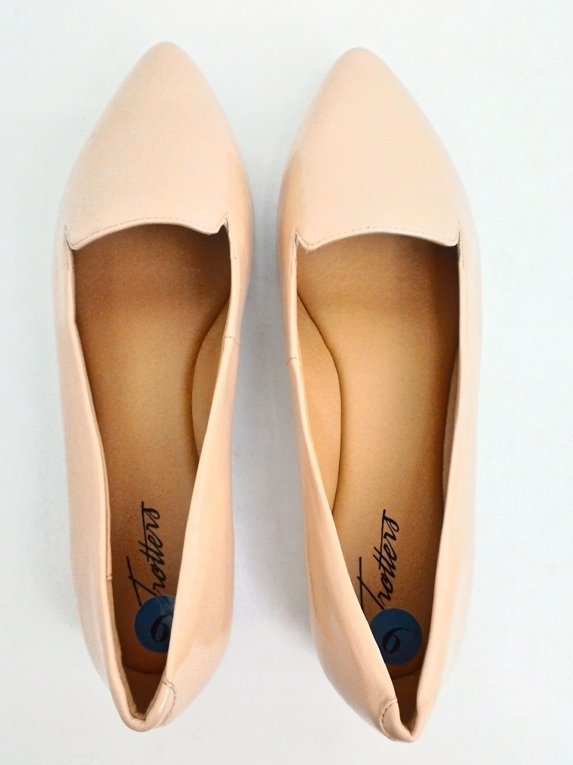 Trotters Women's Nude Flats Size 9 W